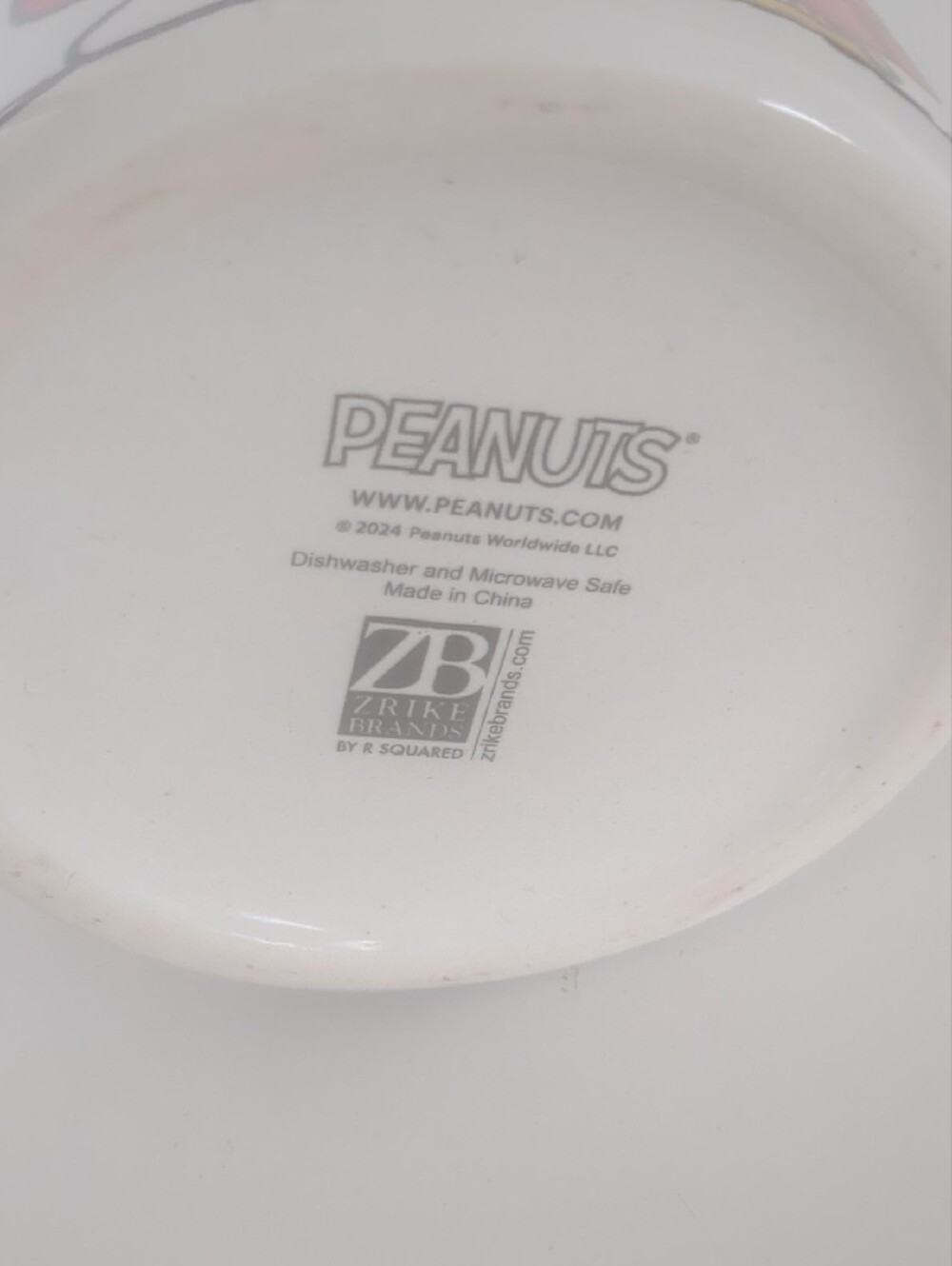 Peanuts White Ceramic Mug with Red Winter Characters - Picture 5 of 5